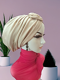 Krem gül detaylı bone