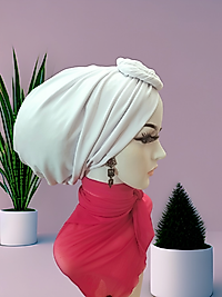 Beyaz gül detaylı bone